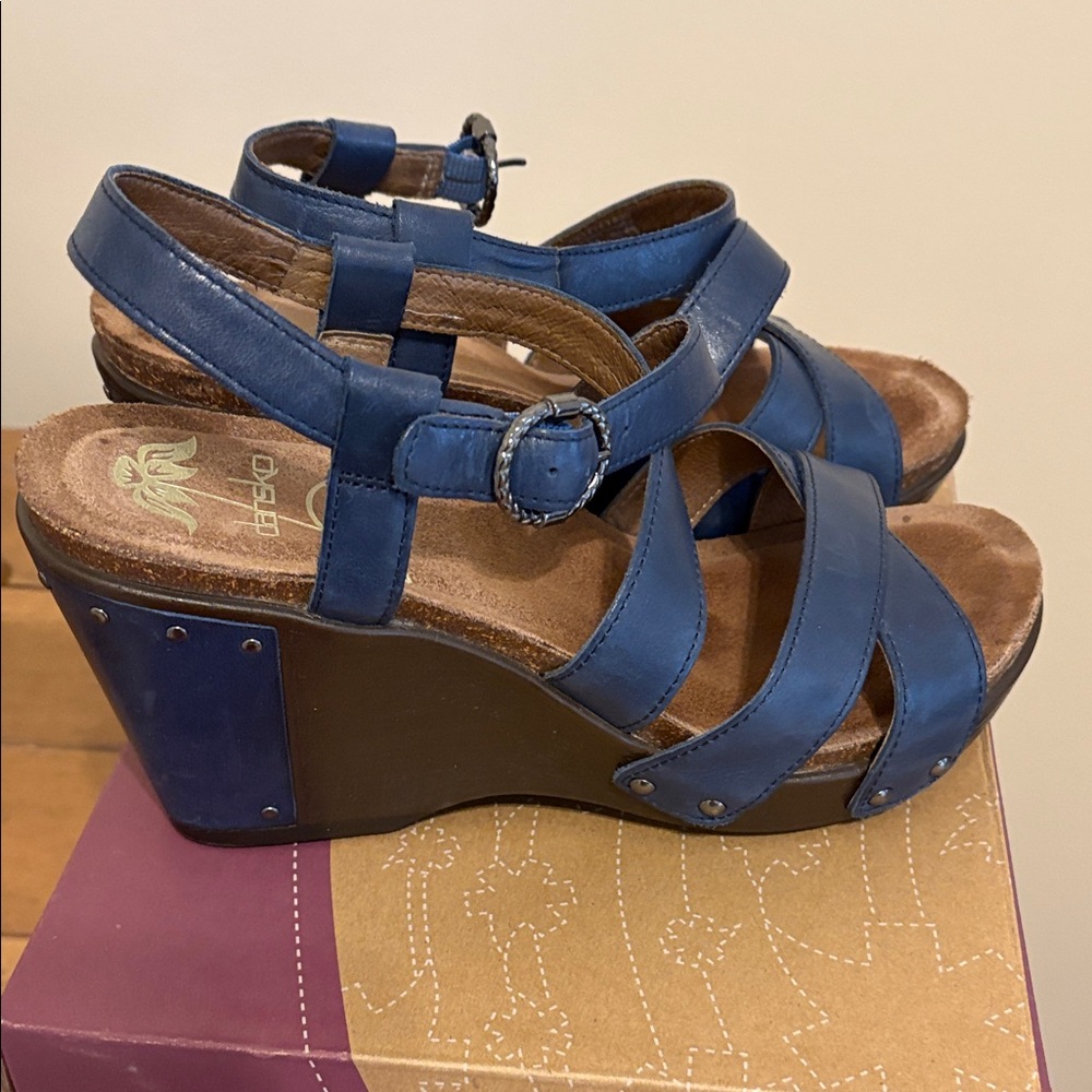 Dansko Women's Blue Strappy Sandals - Picture 4 of 11